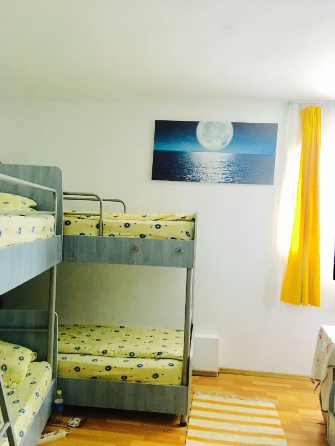 Rolling Stone Hostel Brasov Exterior photo