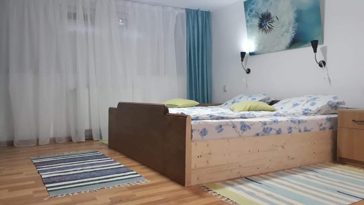 Rolling Stone Hostel Brasov Exterior photo
